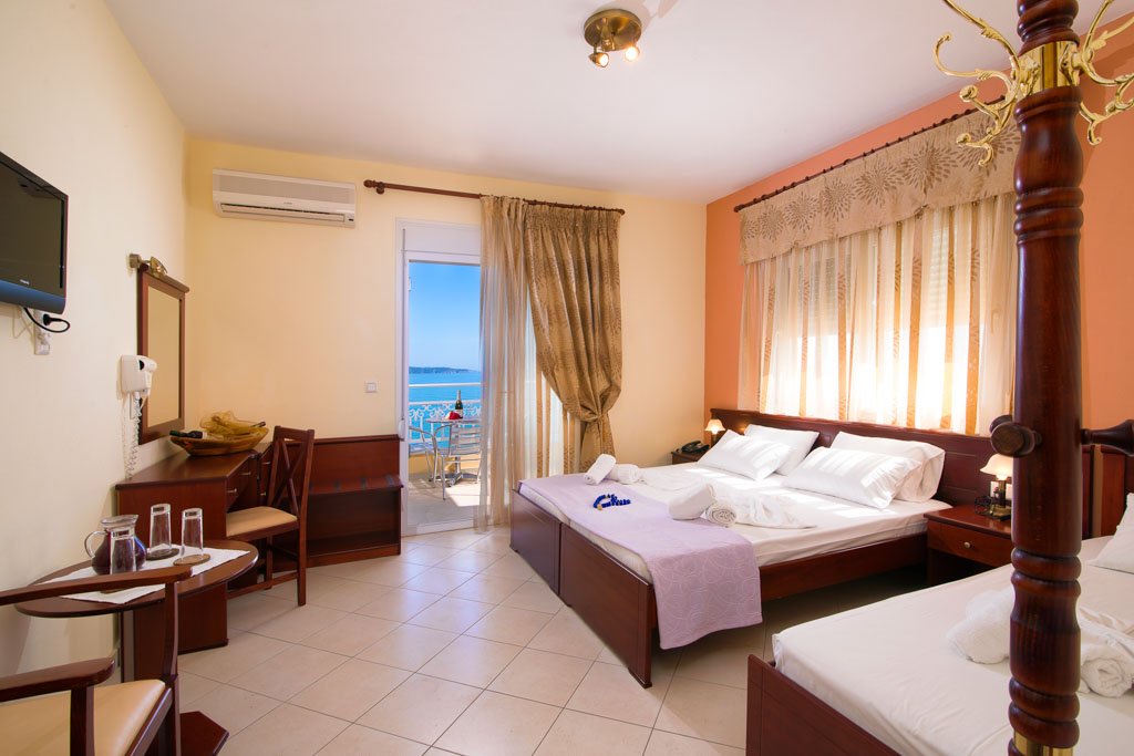 DIAMOND HOTEL - снимка 2