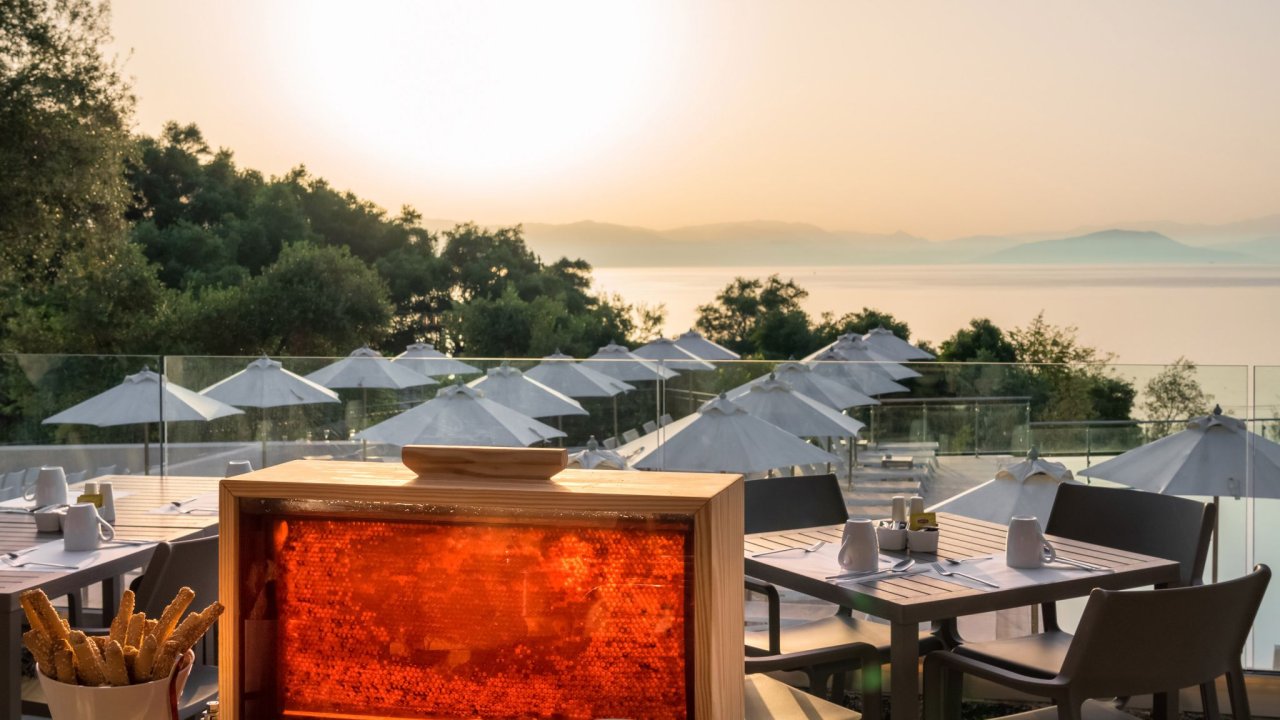 AEOLOS BEACH HOTEL - снимка 3