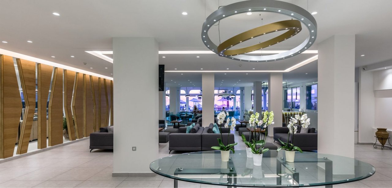 ACHARAVI BEACH HOTEL - снимка 3