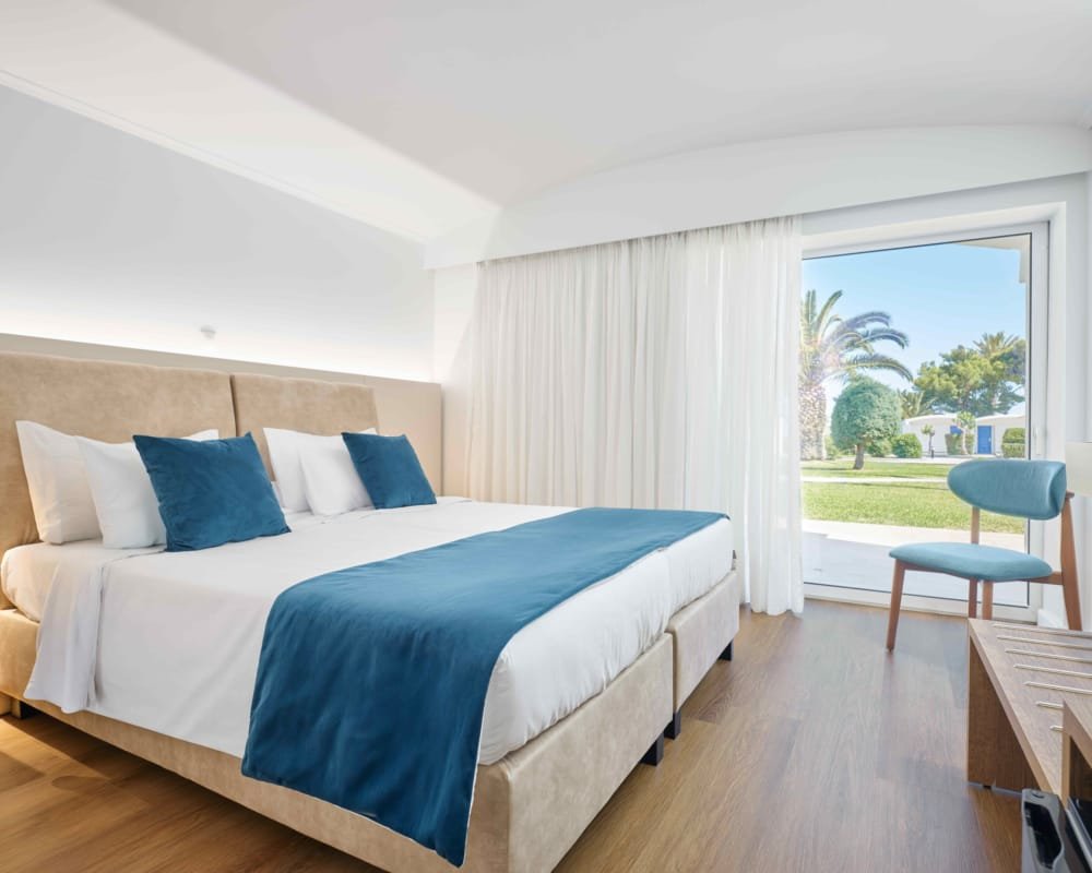 KINETTA BEACH RESORT & SPA