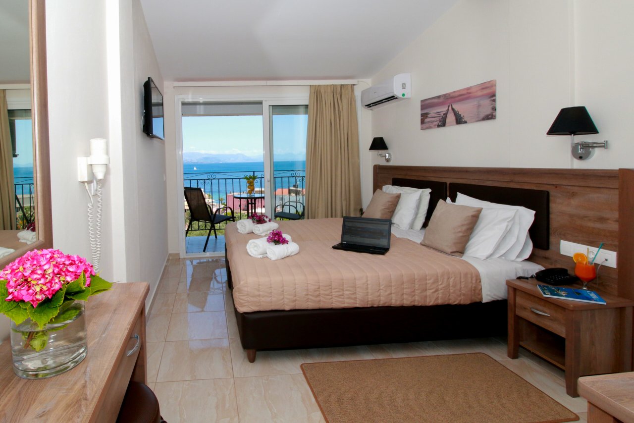 YANNIS HOTEL - снимка 3