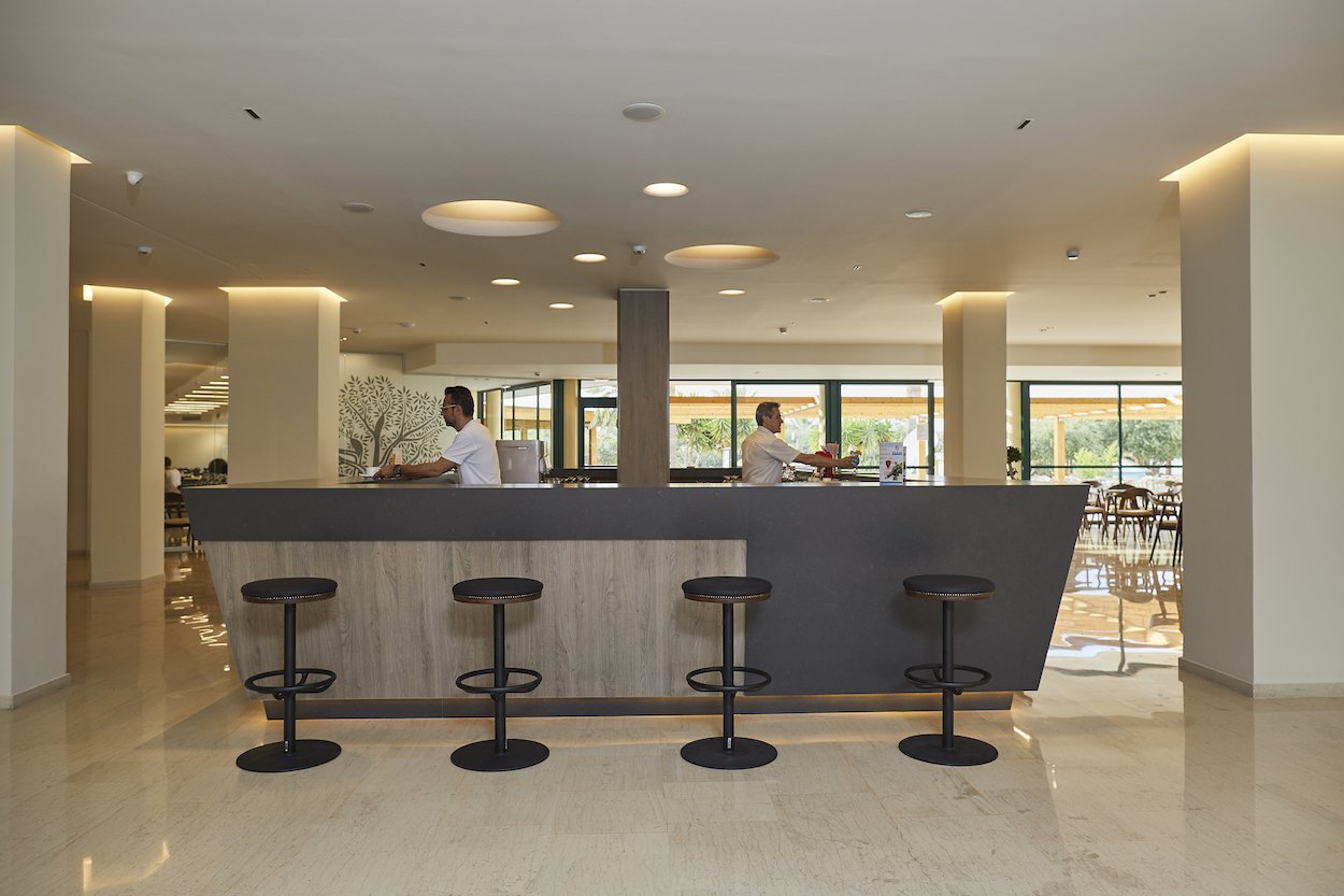 ALEX BEACH HOTEL - снимка 3