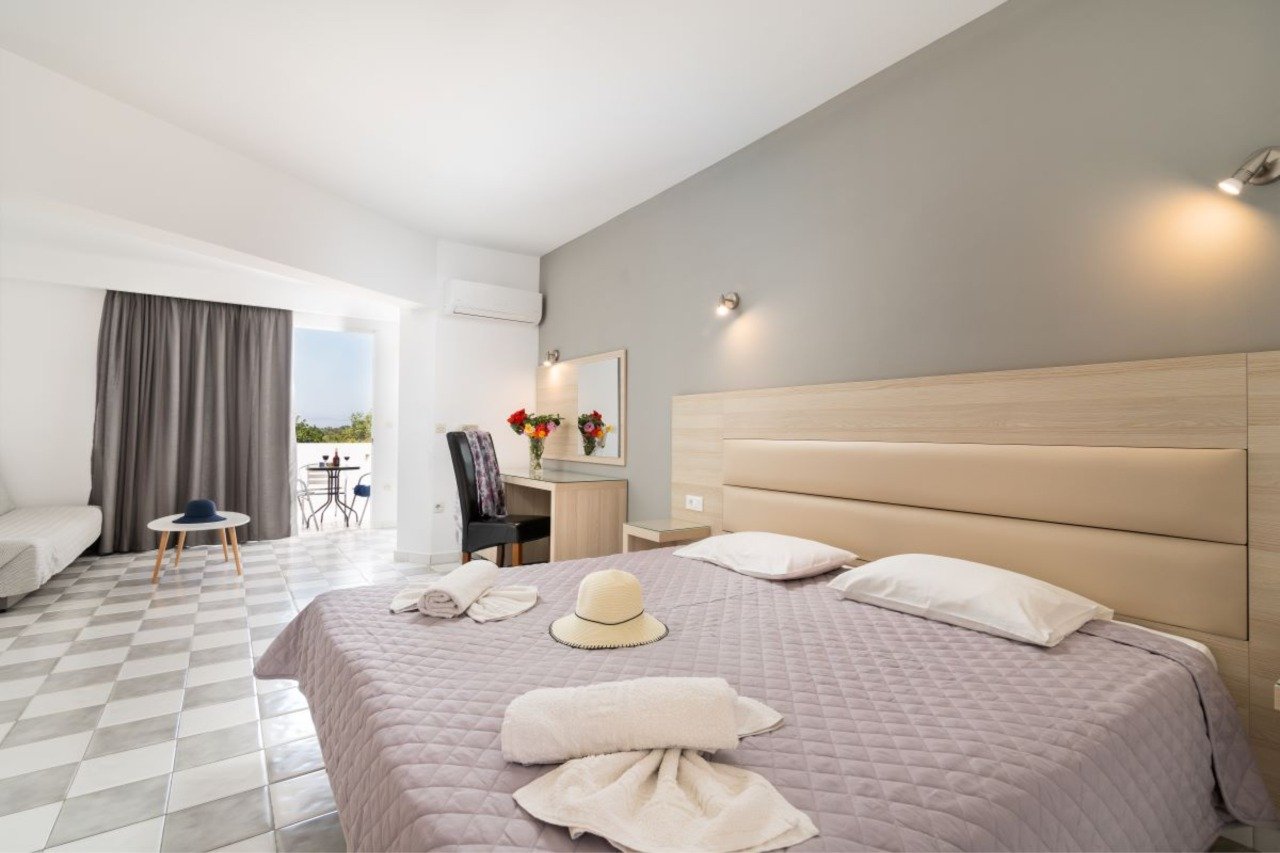 SABINA HOTEL - снимка 2