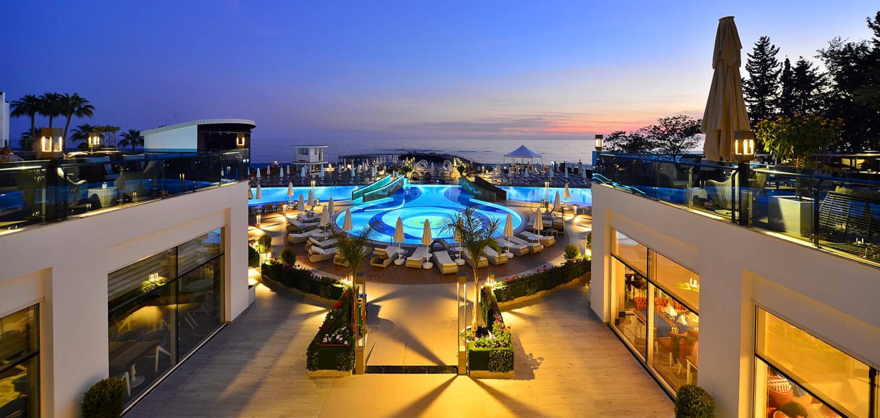 AZURA DELUXE RESORT