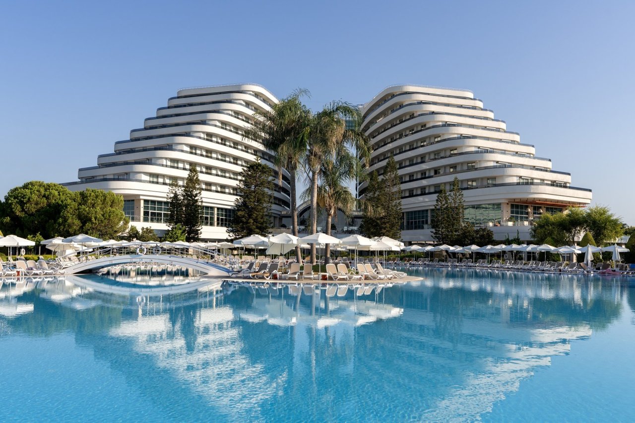 MIRACLE RESORT
