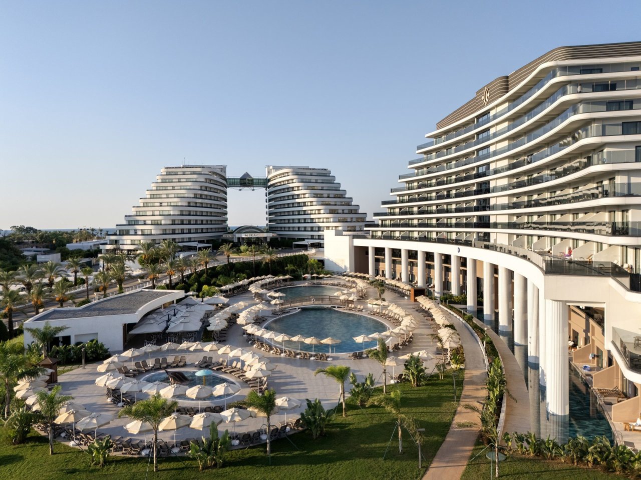 MIRACLE RESORT - снимка 2
