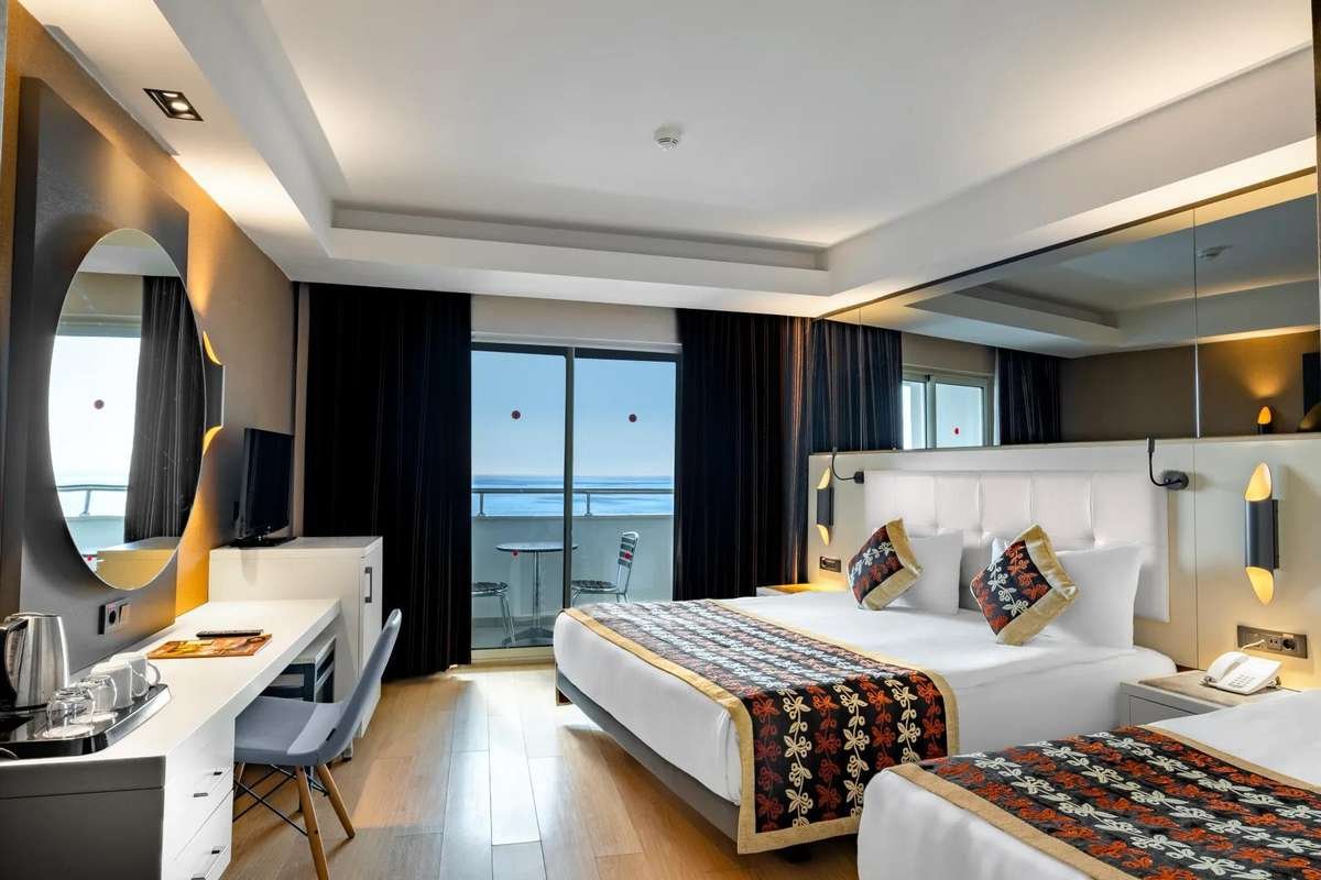 LONG BEACH RESORT