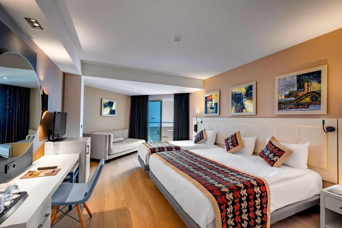 LONG BEACH RESORT - снимка 3