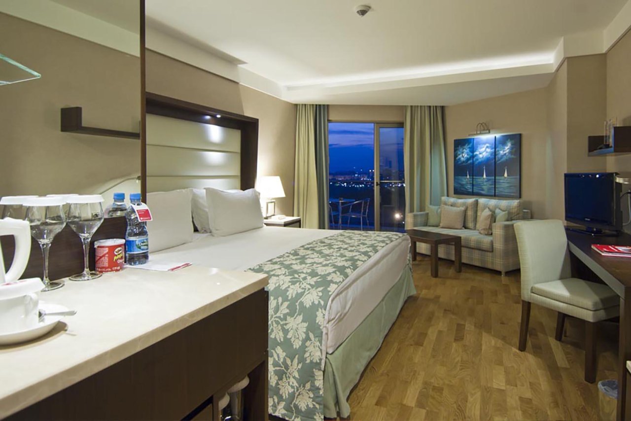 RAMADA PLAZA ANTALYA - снимка 3