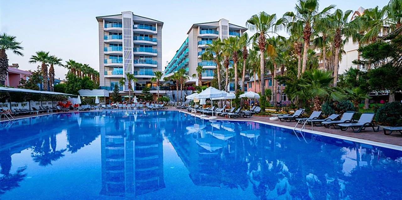 CONCORDIA CELES HOTEL