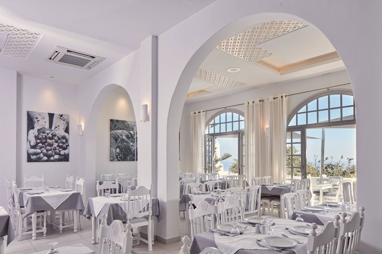 SANTORINI PALACE - снимка 4