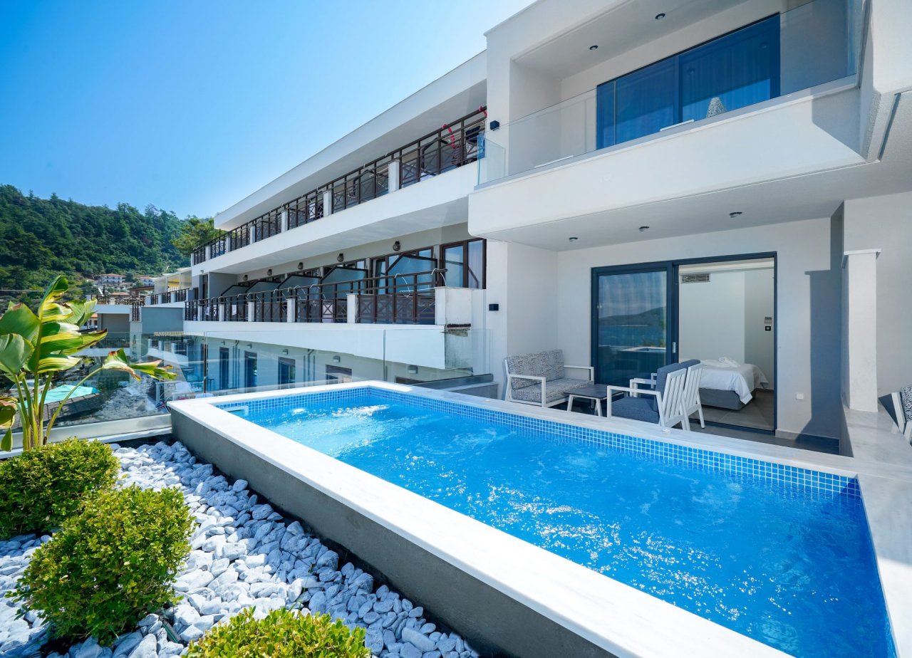 ALOE ELEGANT SUITES